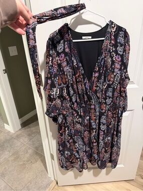 Black Paisley V-Neck Floral Dress